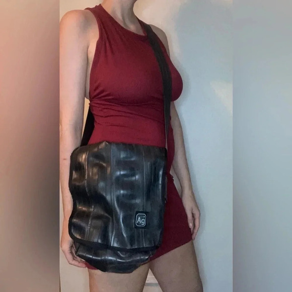 Give Back Goods Up-cycled Shoulder Bag- Made in the USA from Bicycle tubes Black - Picture 4 of 8